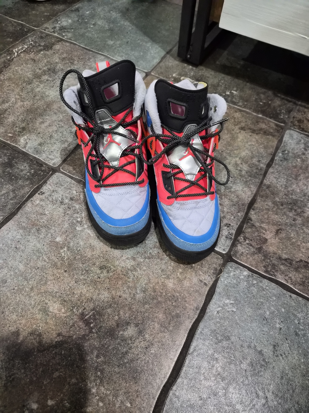 Jordan Kids High-Top Sneakers in Blue, Red, Black